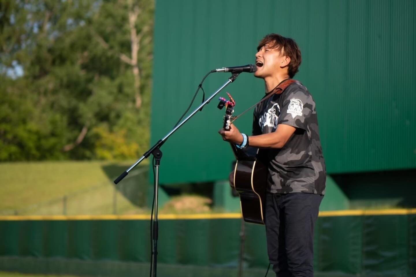 美唄を伝えるラジオ番組‼
今日の📻BIBAIRADIO📻
ゲストは、、、#門松良祐 さん🎵

毎週金曜日17:00～
FMくりやま「こちらくりふと情報局」内
18時頃～生放送中📻
✉：bhb@fmbibai.com

放送後はSpotifyで無料配信中‼️
サイマル放送→https://jcbasimul.com/fmkuriyama
アプリ→https://musicbird.jp/cfm/radimo/
放送後配信→https://open.spotify.com/show/14XrPoGlh9fM4IocBoZqGo?si=IA_SkBIkRXKvEw0aDKe66w

🙇お詫び🙇
年明けからメール設定を誤り、
皆様からの1月メッセージテーマメールが
フォルダ分けされており、
気が付かず読めずにおりました、、、。
来週20日の放送にて1月のメッセージテーマメールご紹介してまいります‼️✉️
送ってきただいた皆様、ごめんなさい🙇‍♀️💦💦